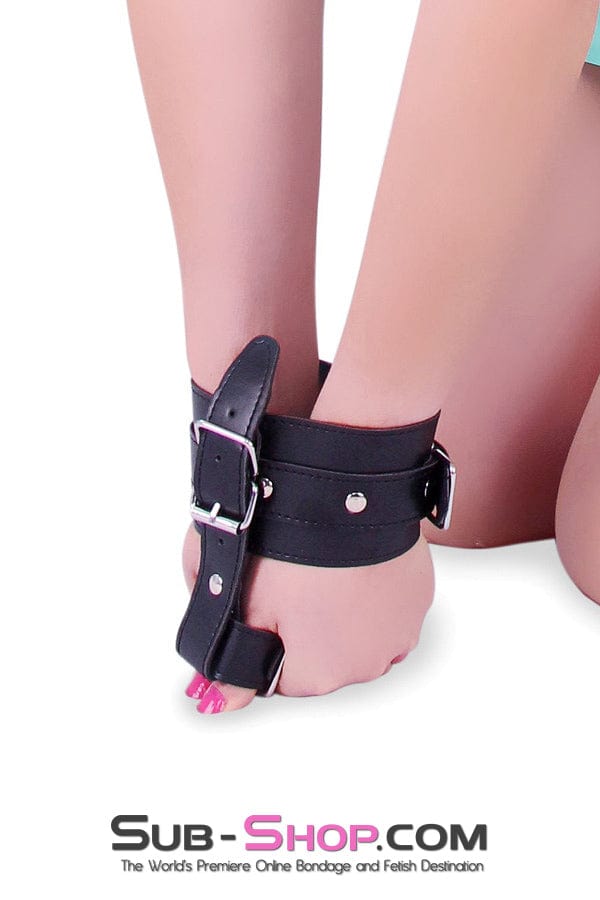 0721MH      Wrist Cuff with Thumb Strap Cuffs   , Sub-Shop.com Bondage and Fetish Superstore